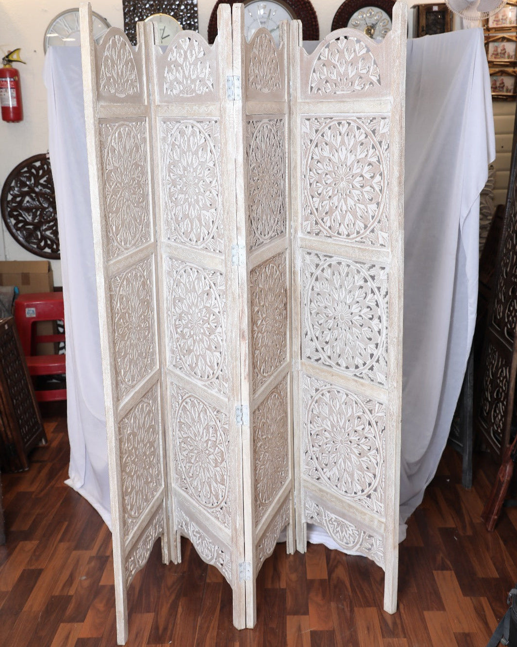 Screen wooden