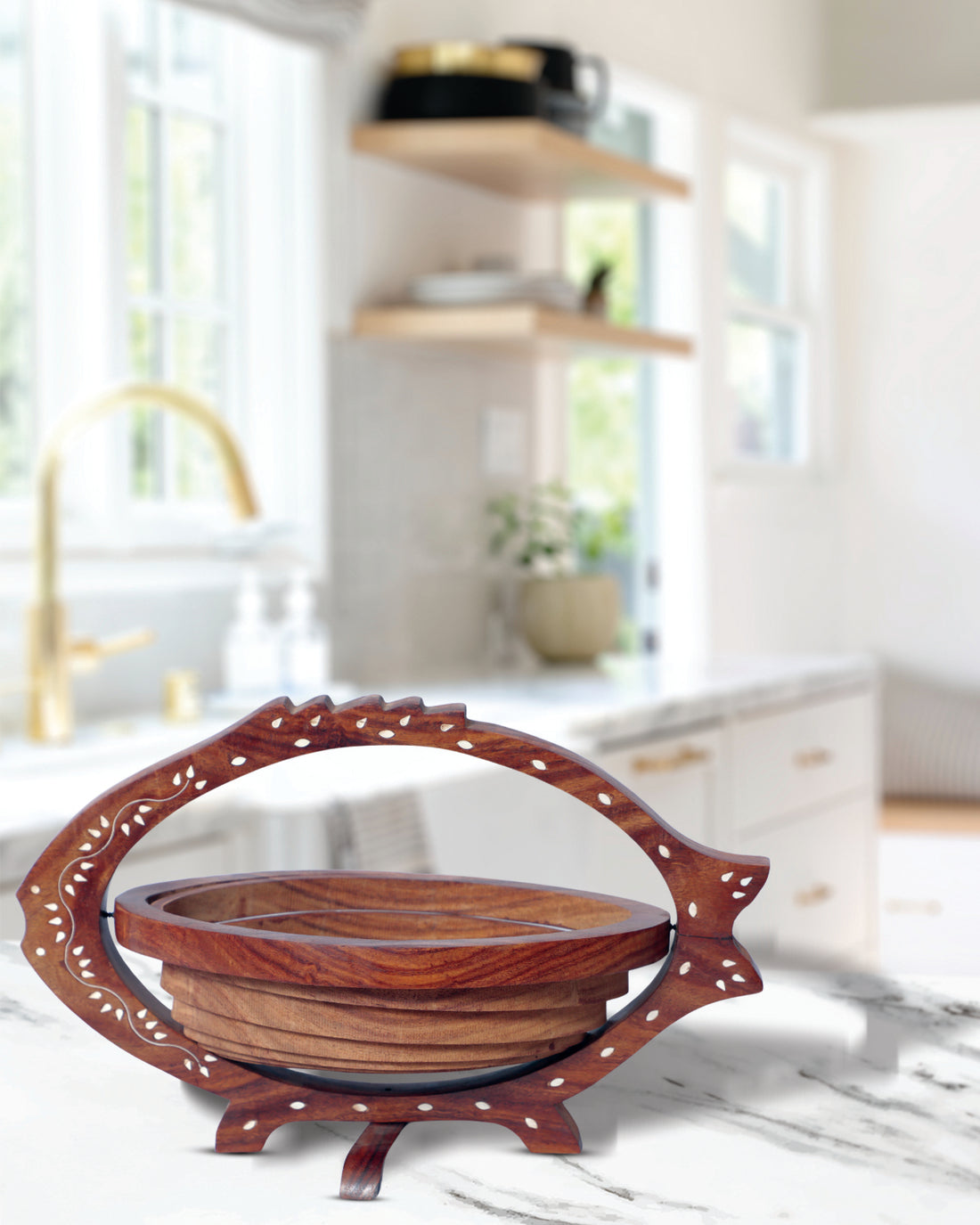 Spring tray fish stand