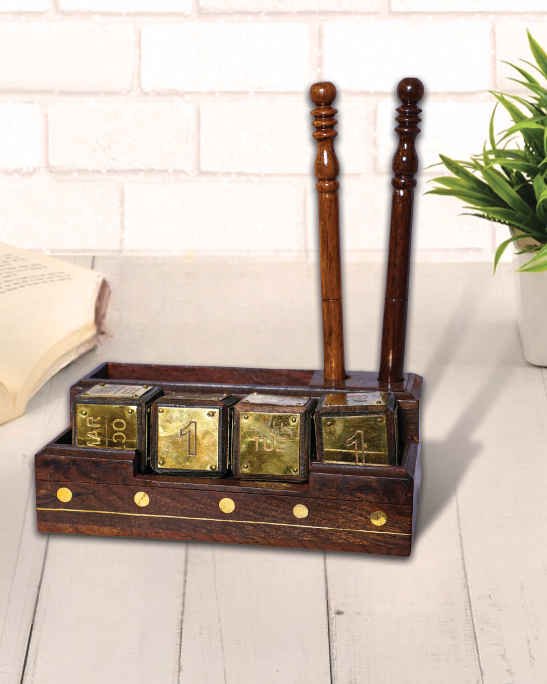 Desk Calendar Gold Color